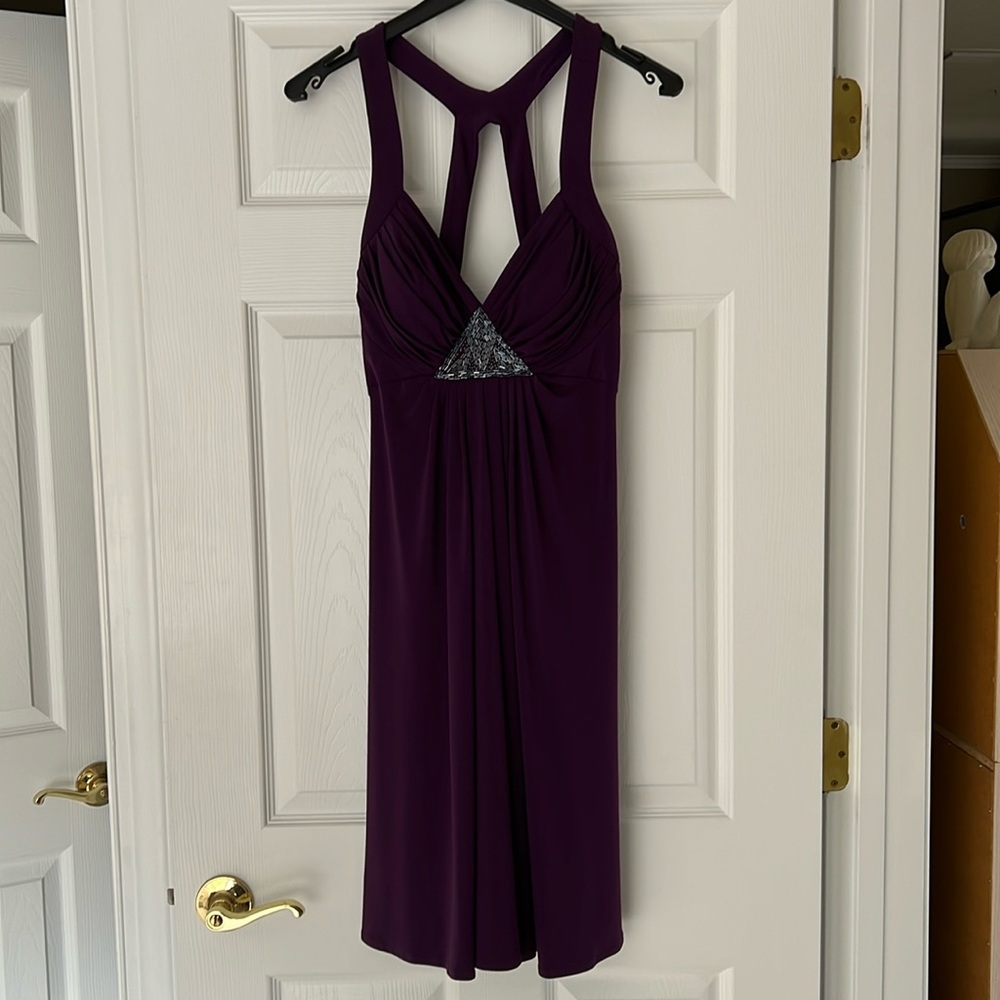 Maggy London, Size 6, Purple w beautiful beaded detail at bust